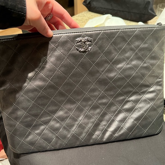 (Sold) Chanel pouch - Picture 5 of 10